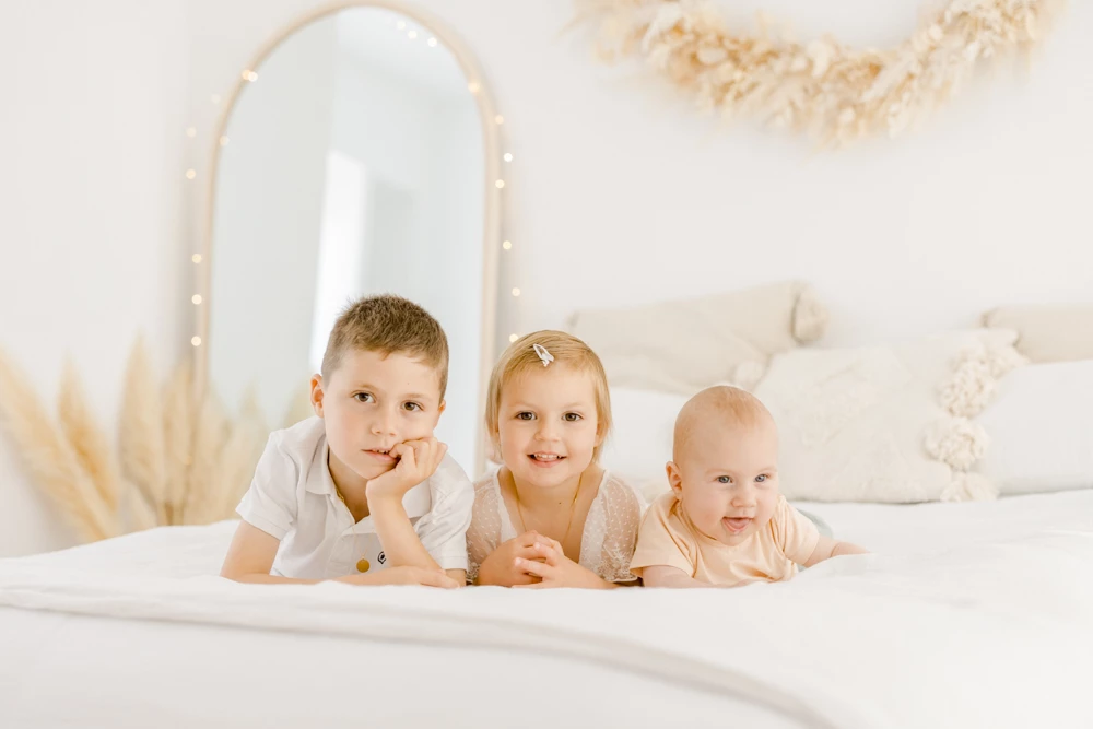 bonheur enfant meubles sourire rose